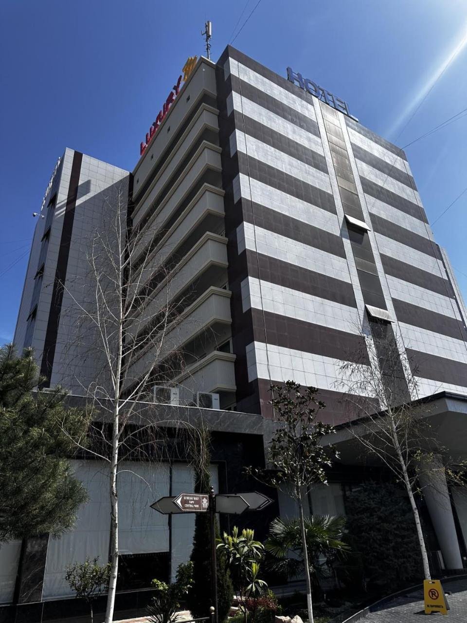 Ziyorat Luxury Hotel Фергана Экстерьер фото