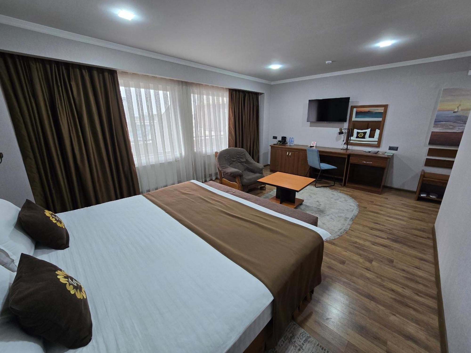 Ziyorat Luxury Hotel Фергана Экстерьер фото