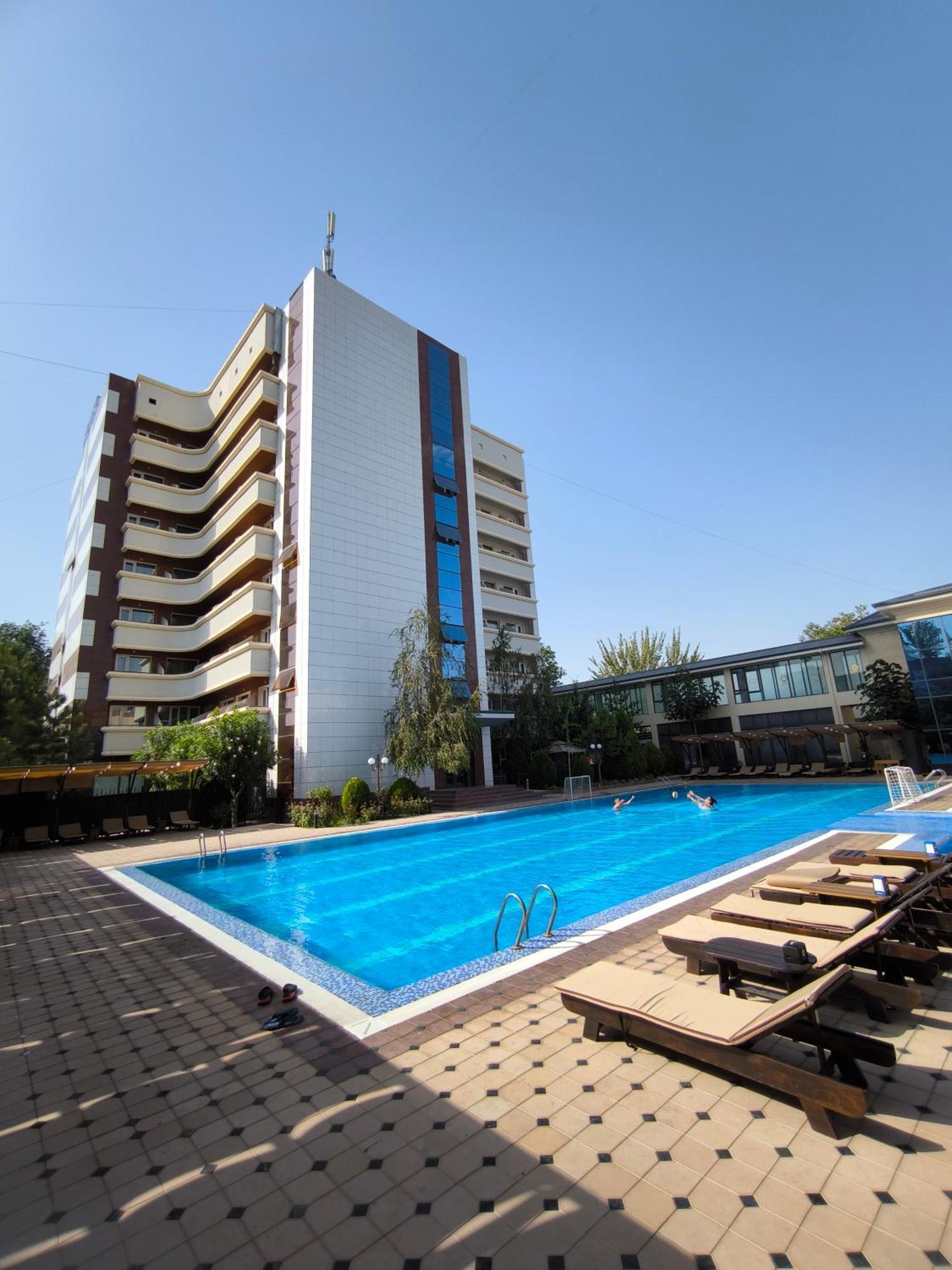 Ziyorat Luxury Hotel Фергана Экстерьер фото