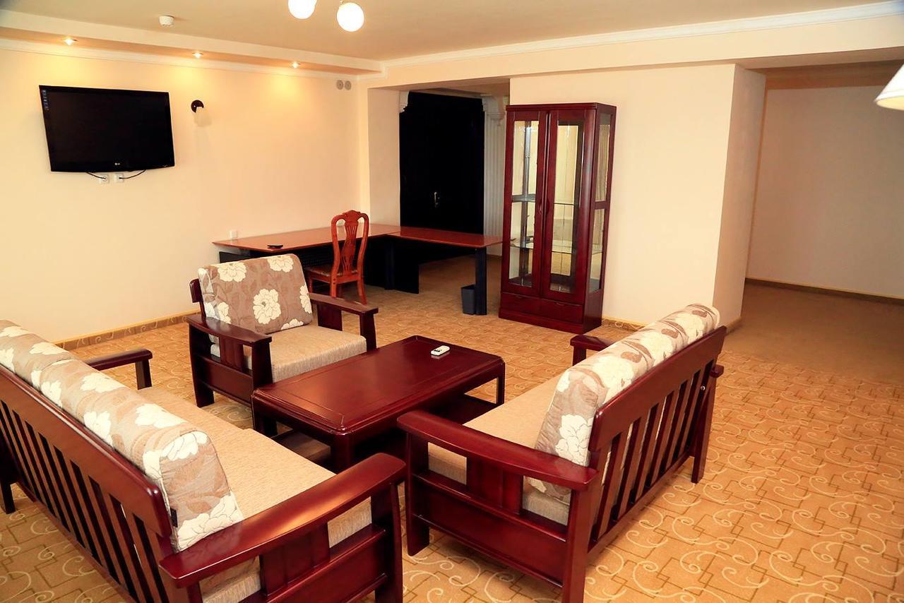 Ziyorat Luxury Hotel Фергана Экстерьер фото