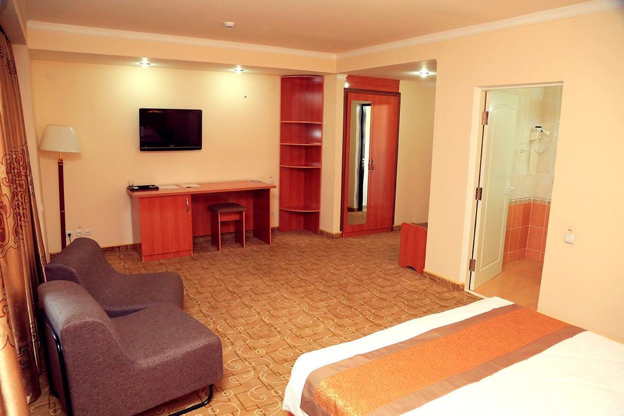 Ziyorat Luxury Hotel Фергана Экстерьер фото