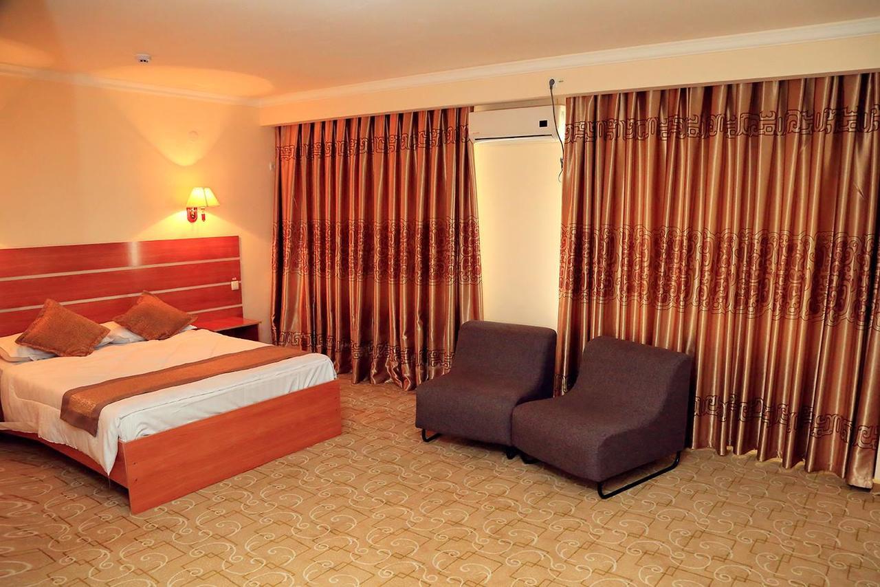 Ziyorat Luxury Hotel Фергана Экстерьер фото